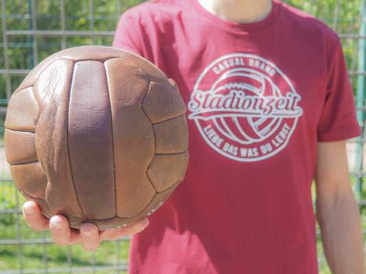 Wir sind Stadionzeit  - Dein neues Label für Stadion, Kneipe & Bolzplatz.
