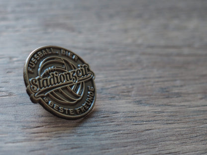 Anstecker Pin "Fussball, Bratwurst & Bier"